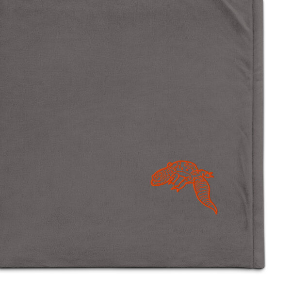 Premium Sherpa Blanket – Leopard Gecko Emblem - Image 3